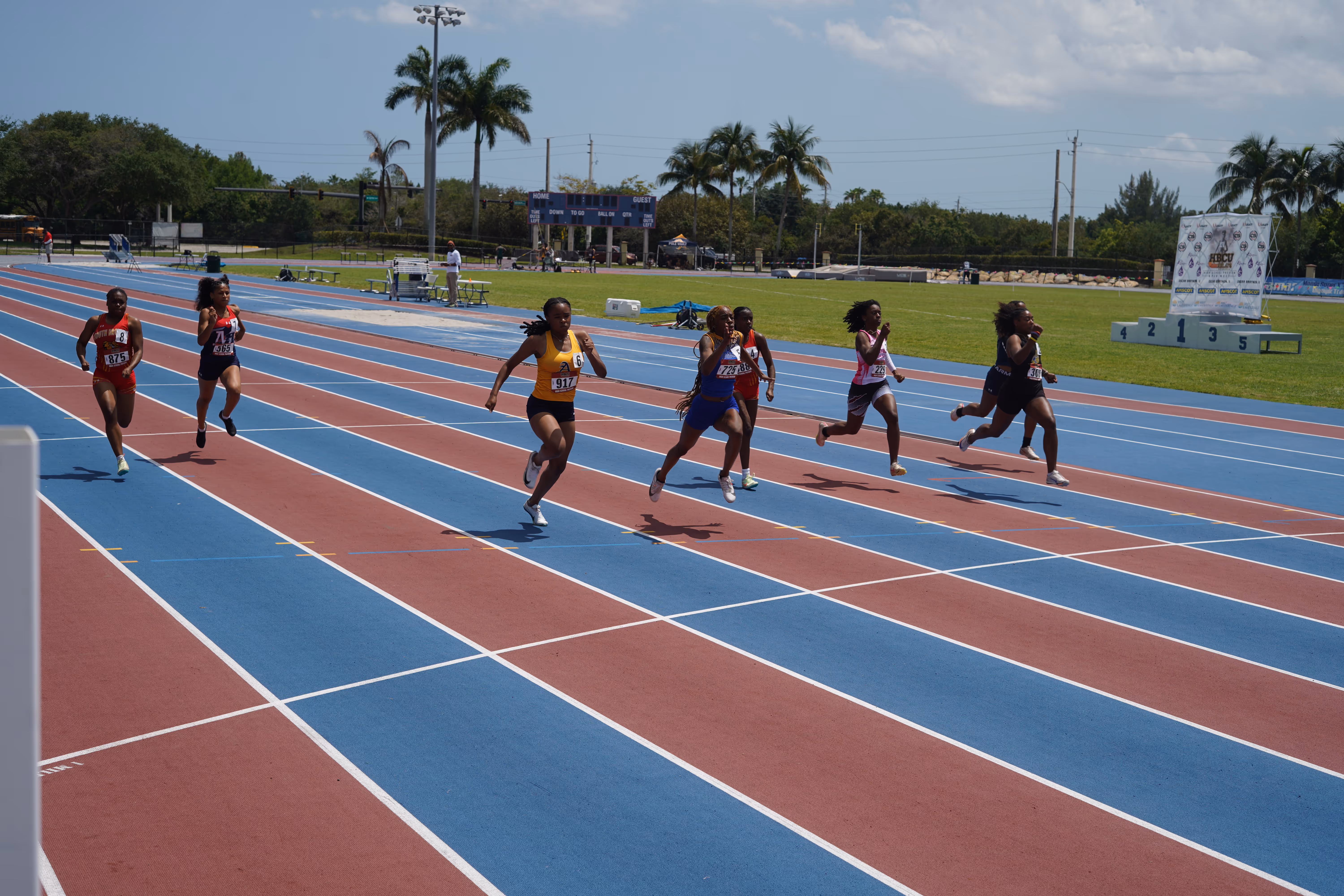 Female track heat