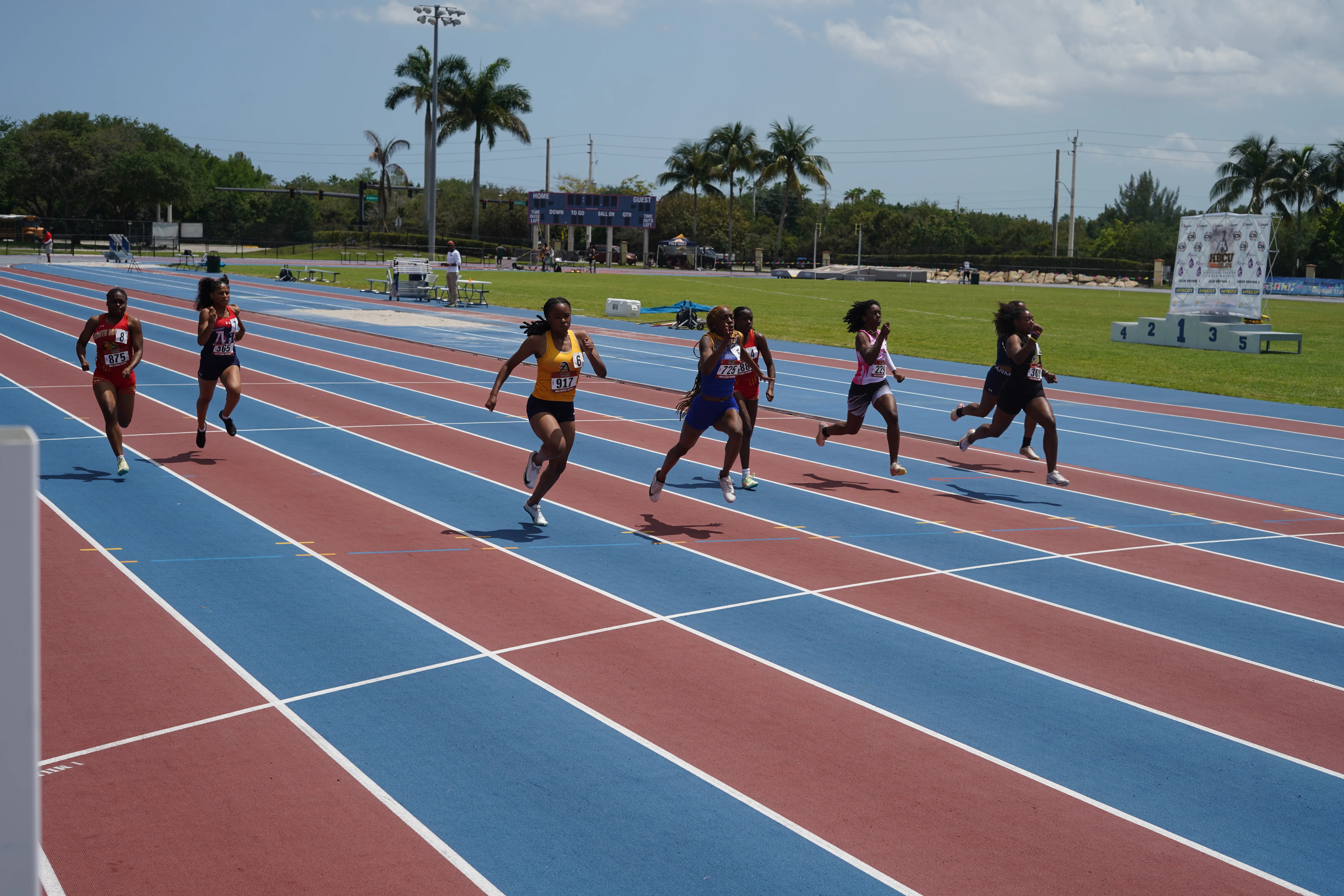 Female track heat